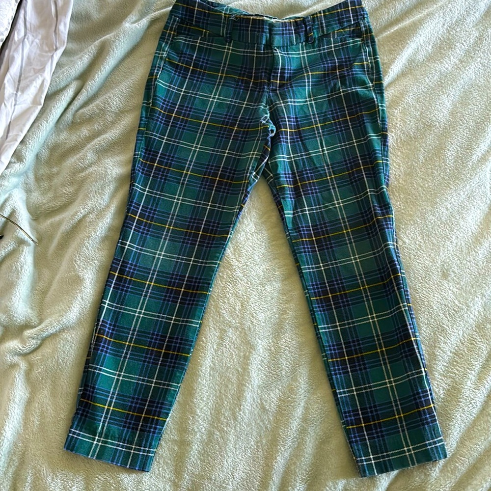 Old Navy - mid rise Pixie. Size 10